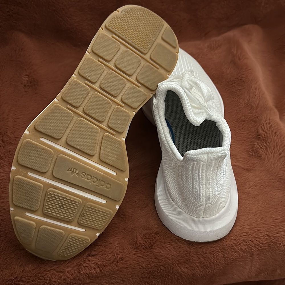 Adidas Sneakers for Men - Picture 4 of 5